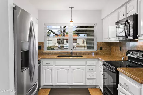 4349 E Sheena Dr, Phoenix, AZ 85032 photo 8