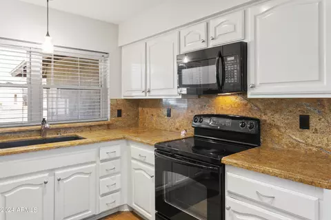 4349 E Sheena Dr, Phoenix, AZ 85032 photo 9