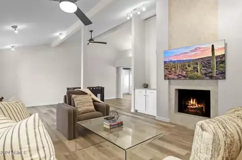 517 E Bishop Dr E, Tempe, AZ 85282 photo 4