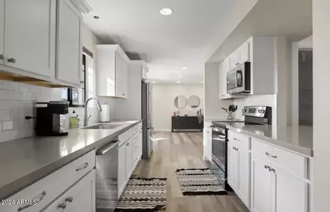 517 E Bishop Dr E, Tempe, AZ 85282 photo 9