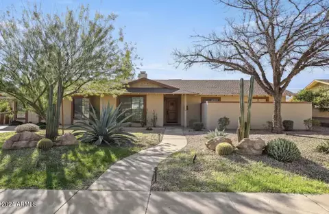 517 E Bishop Dr E, Tempe, AZ 85282 photo 2