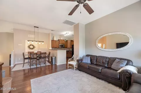 2725 E Mine Creek Rd #2166, Phoenix, AZ 85024