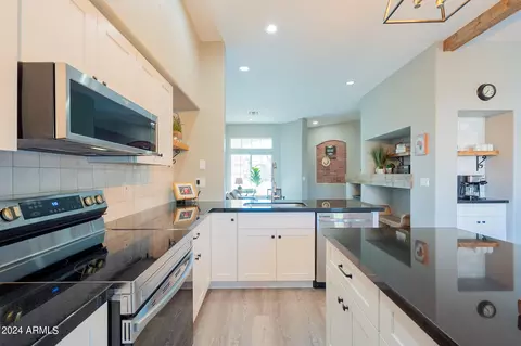 Kitchen - 756 W Ivanhoe St, Gilbert, AZ 85233 photo 5 of 6
