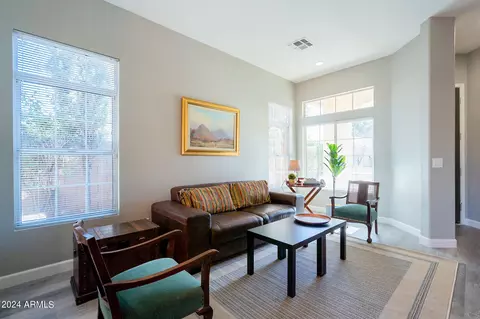 Living - 756 W Ivanhoe St, Gilbert, AZ 85233 photo 1 of 8