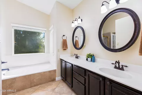Bath - 2747 E Mountain Sky Ave, Phoenix, AZ 85048 photo 2 of 6