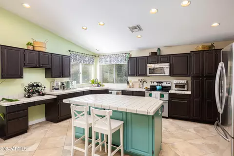 Kitchen - 2747 E Mountain Sky Ave, Phoenix, AZ 85048 photo 3 of 5
