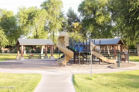 View/Area - 3120 E Agritopia Loop N, Gilbert, AZ 85296 photo 3 of 5