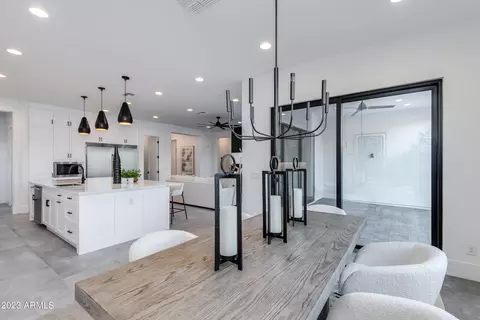 Dining - 4346 E Cheery Lynn Rd, Phoenix, AZ 85018 photo 1 of 1