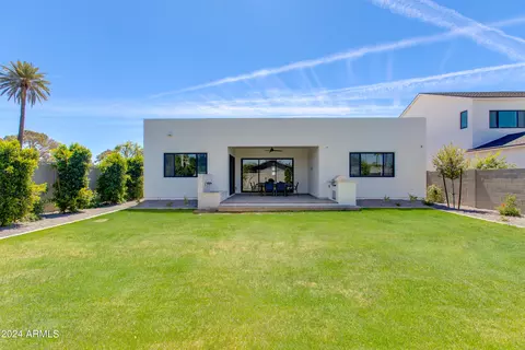 Exterior - 4346 E Cheery Lynn Rd, Phoenix, AZ 85018 photo 7 of 9