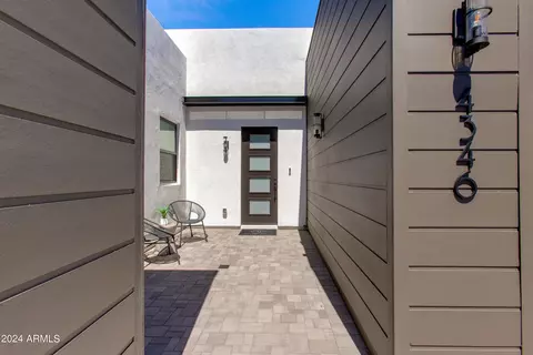 Entry Way - 4346 E Cheery Lynn Rd, Phoenix, AZ 85018 photo 1 of 2