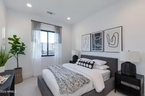 Bedroom - 4346 E Cheery Lynn Rd, Phoenix, AZ 85018 photo 2 of 2