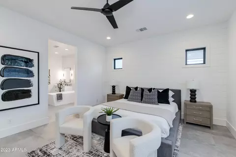Bedroom - 4346 E Cheery Lynn Rd, Phoenix, AZ 85018 photo 1 of 2