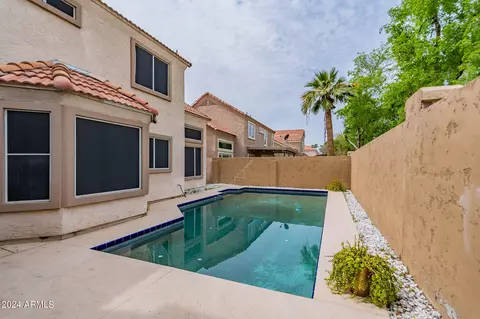 Exterior - 818 W Devon Dr, Gilbert, AZ 85233 photo 2 of 7