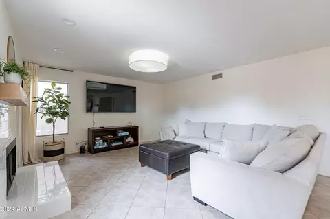 Living - 818 W Devon Dr, Gilbert, AZ 85233 photo 5 of 6