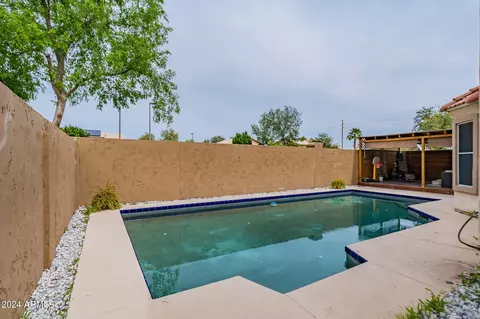 Exterior - 818 W Devon Dr, Gilbert, AZ 85233 photo 4 of 7