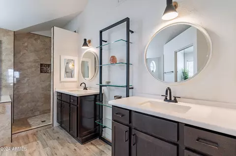 Bath - 818 W Devon Dr, Gilbert, AZ 85233 photo 1 of 5
