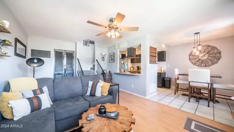 8054 N 32nd Dr, Phoenix, AZ 85051