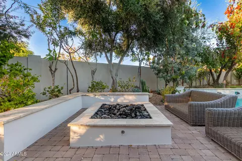 Exterior - 4018 E Devonshire Ave, Phoenix, AZ 85018 photo 11 of 17