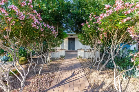 4018 E Devonshire Ave, Phoenix, AZ 85018