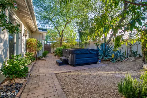 Exterior - 4018 E Devonshire Ave, Phoenix, AZ 85018 photo 8 of 17