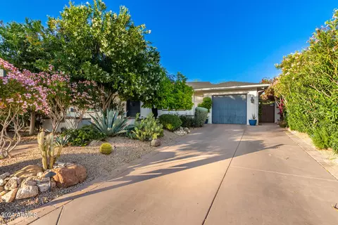 Exterior - 4018 E Devonshire Ave, Phoenix, AZ 85018 photo 15 of 17