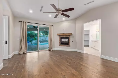 Living - 4018 E Devonshire Ave, Phoenix, AZ 85018 photo 2 of 2