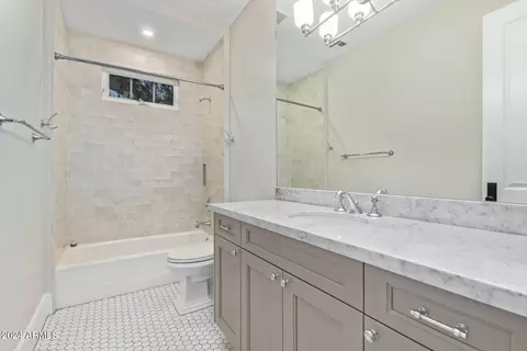 Bath - 4018 E Devonshire Ave, Phoenix, AZ 85018 photo 6 of 6