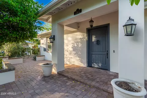 Exterior - 4018 E Devonshire Ave, Phoenix, AZ 85018 photo 14 of 17