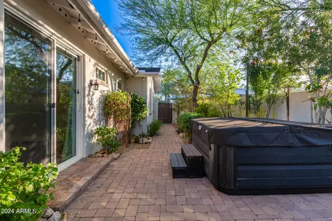 Exterior - 4018 E Devonshire Ave, Phoenix, AZ 85018 photo 9 of 17