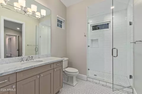 Bath - 4018 E Devonshire Ave, Phoenix, AZ 85018 photo 5 of 6