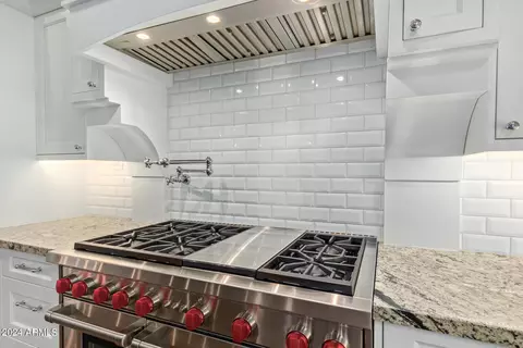 Kitchen - 4018 E Devonshire Ave, Phoenix, AZ 85018 photo 5 of 5