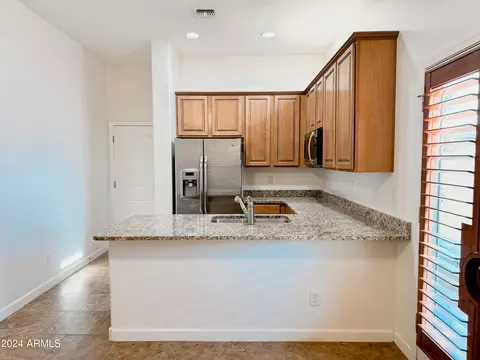 Kitchen - 725 E Charlevoix Ave, Gilbert, AZ 85297 photo 5 of 6