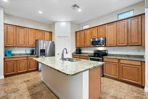 Kitchen - 725 E Charlevoix Ave, Gilbert, AZ 85297 photo 2 of 6