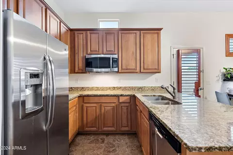 Kitchen - 725 E Charlevoix Ave, Gilbert, AZ 85297 photo 4 of 6