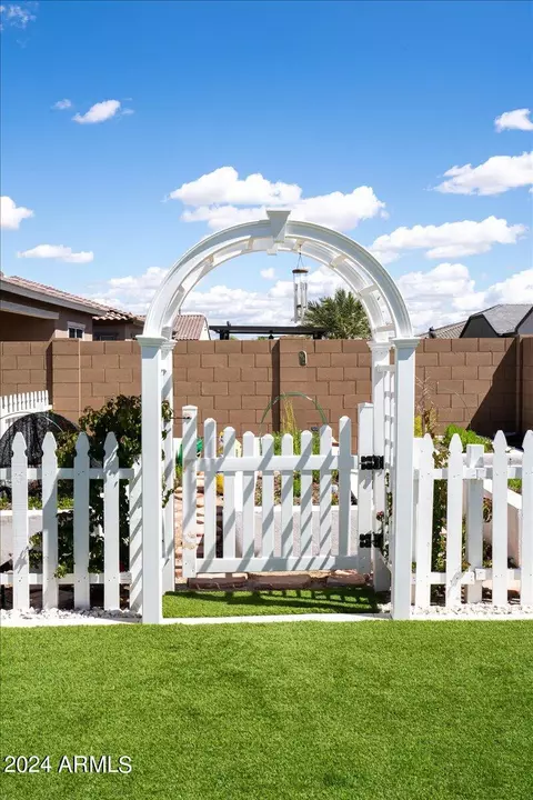 Exterior - 2325 E Kelly Dr, Gilbert, AZ 85298 photo 10 of 20