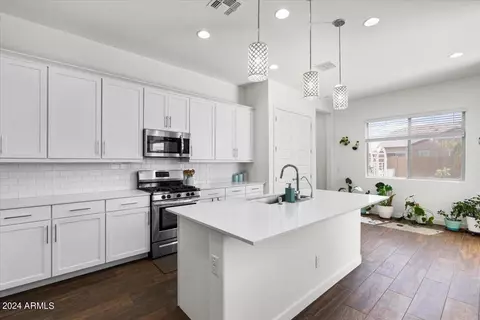 Kitchen - 2325 E Kelly Dr, Gilbert, AZ 85298 photo 1 of 7