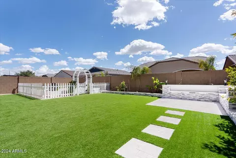 Exterior - 2325 E Kelly Dr, Gilbert, AZ 85298 photo 3 of 20
