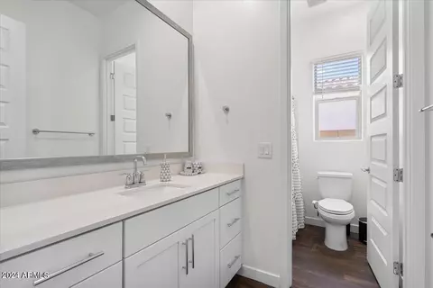 Bath - 2325 E Kelly Dr, Gilbert, AZ 85298 photo 4 of 4