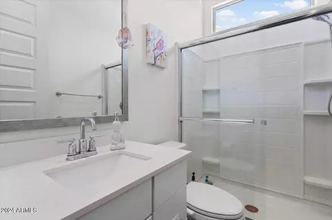 Bath - 2325 E Kelly Dr, Gilbert, AZ 85298 photo 3 of 4