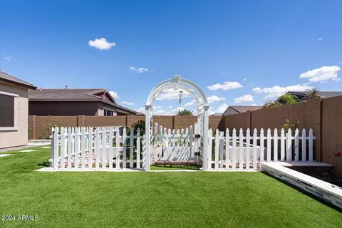 Exterior - 2325 E Kelly Dr, Gilbert, AZ 85298 photo 5 of 20