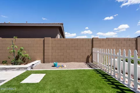 Exterior - 2325 E Kelly Dr, Gilbert, AZ 85298 photo 11 of 20