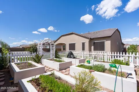 Exterior - 2325 E Kelly Dr, Gilbert, AZ 85298 photo 9 of 20