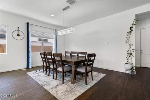 Dining - 2325 E Kelly Dr, Gilbert, AZ 85298 photo 2 of 3