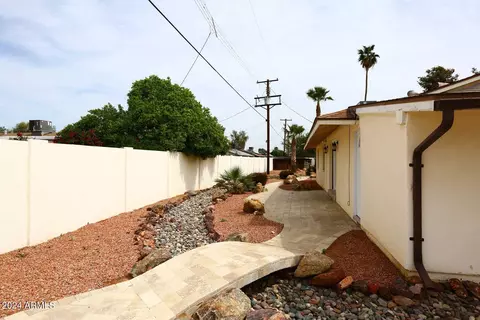 Exterior - 7541 N 35th Dr, Phoenix, AZ 85051 photo 13 of 16