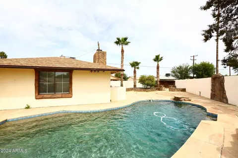Exterior - 7541 N 35th Dr, Phoenix, AZ 85051 photo 7 of 16