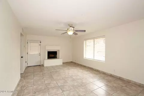 Living - 7541 N 35th Dr, Phoenix, AZ 85051 photo 2 of 4