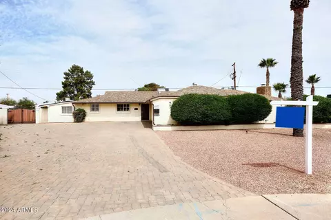 Exterior - 7541 N 35th Dr, Phoenix, AZ 85051 photo 2 of 16