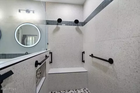 Bath - 3164 E Sagebrush St, Gilbert, AZ 85296 photo 3 of 4