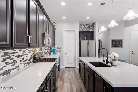 Kitchen - 3164 E Sagebrush St, Gilbert, AZ 85296 photo 5 of 6
