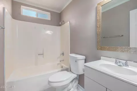 Bath - 1501 W Vineyard Rd, Phoenix, AZ 85041 photo 3 of 3